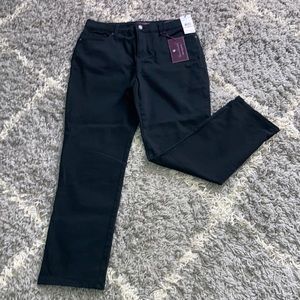 Gloria Vanderbilt black jeans. Size 12 Short